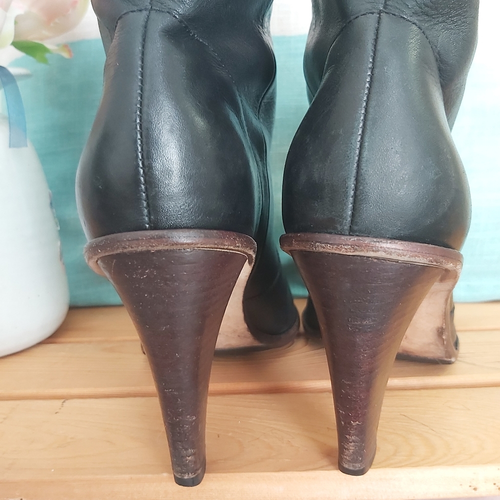 Cole Haan boots size 8.5 Black Leather Heeled Ankle 3.5" heels - Picture 5 of 16